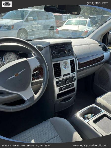 2010 Chrysler Town & Country Touring