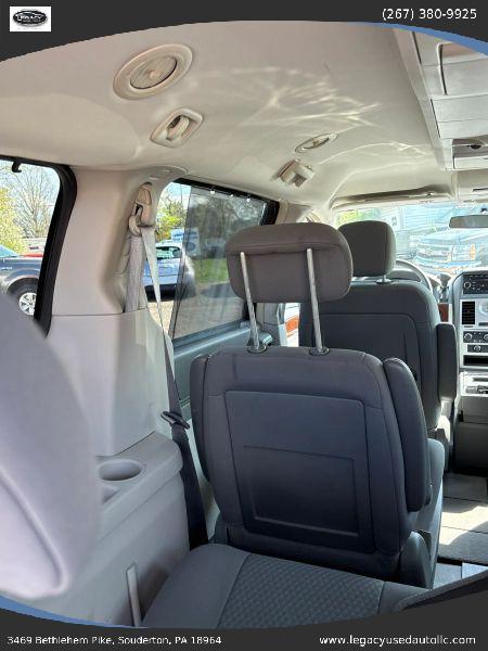2010 Chrysler Town & Country Touring