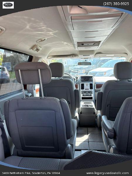 2010 Chrysler Town & Country Touring