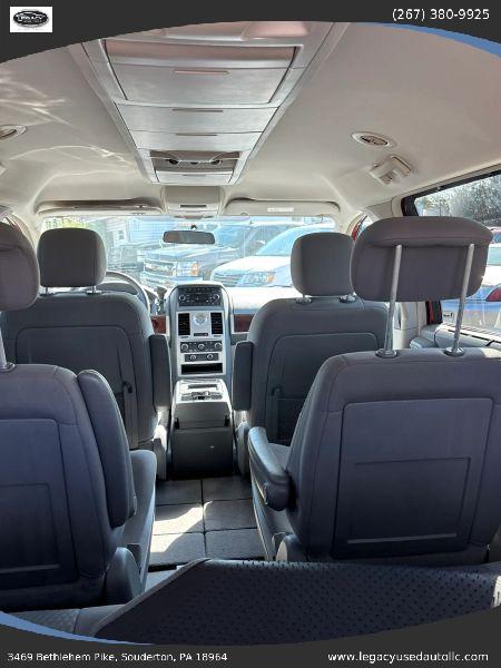 2010 Chrysler Town & Country Touring