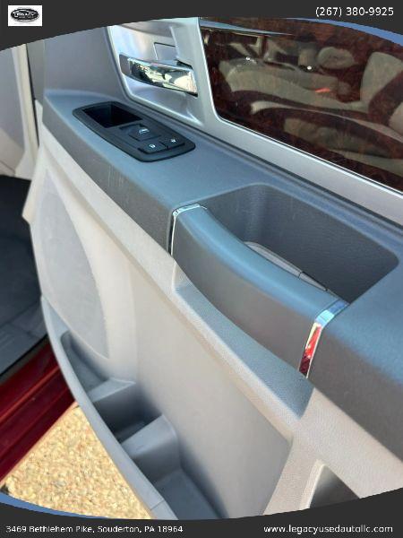 2010 Chrysler Town & Country Touring