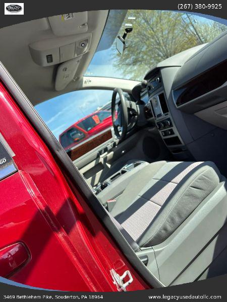 2010 Chrysler Town & Country Touring