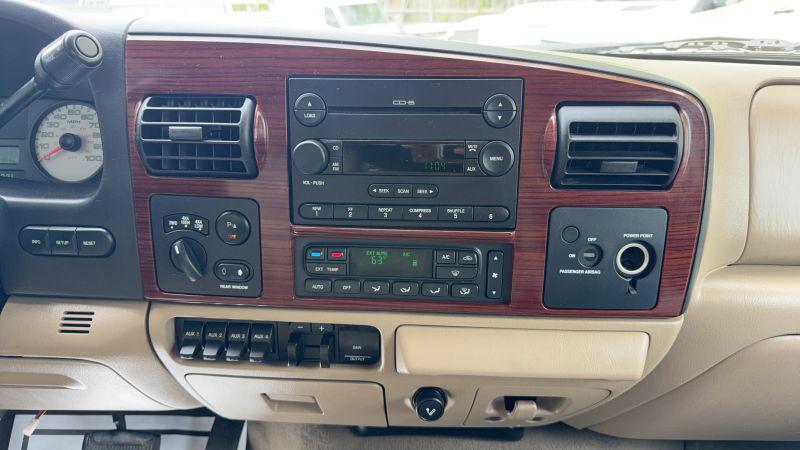2005 Ford F-350 Lariat