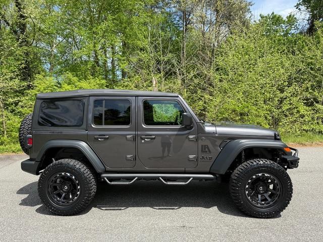 2025 Jeep Wrangler 4-Door Summit 4x4