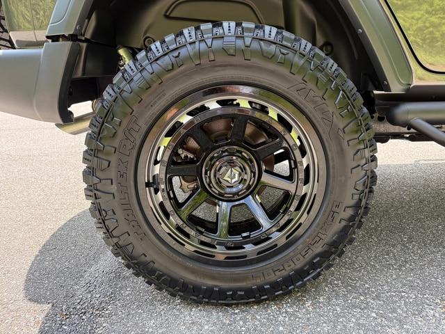 2025 Jeep Wrangler 4-Door Summit 4x4