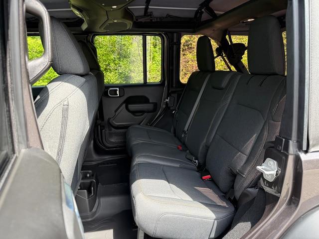 2025 Jeep Wrangler 4-Door Summit 4x4