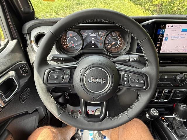 2025 Jeep Wrangler 4-Door Summit 4x4