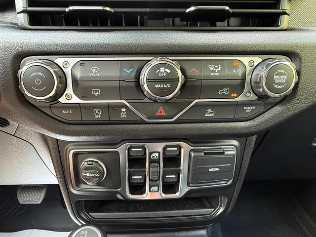 2025 Jeep Wrangler 4-Door Summit 4x4