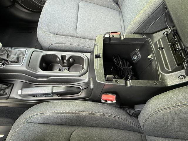2025 Jeep Wrangler 4-Door Summit 4x4
