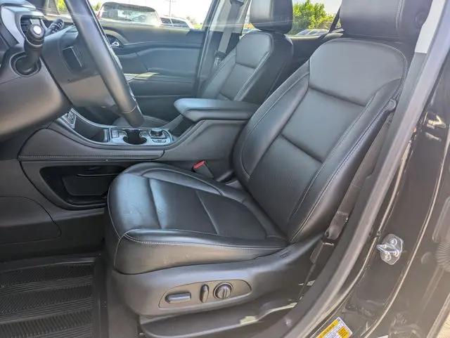 2023 GMC Acadia AWD SLT