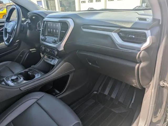 2023 GMC Acadia AWD SLT