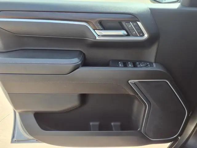 2025 GMC Sierra 1500 4WD Crew Cab Short Box SLT