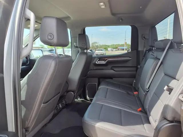 2025 GMC Sierra 1500 4WD Crew Cab Short Box SLT