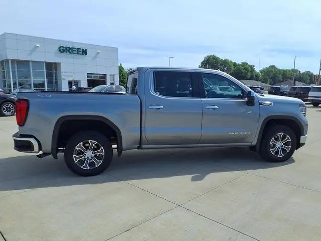 2025 GMC Sierra 1500 4WD Crew Cab Short Box SLT