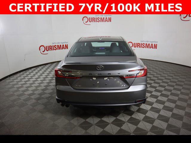 2025 Toyota Camry SE - Photo 8