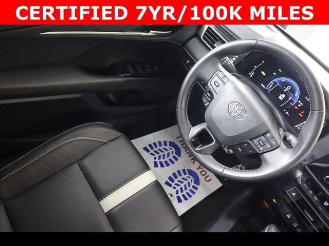 2025 Toyota Camry SE - Photo 17