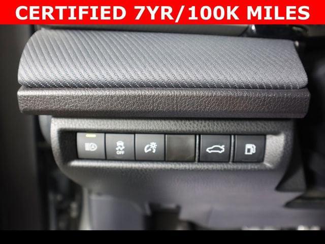 2025 Toyota Camry SE - Photo 19