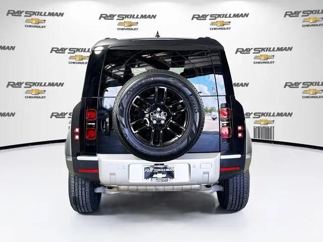 2025 Land Rover Defender 110 P300