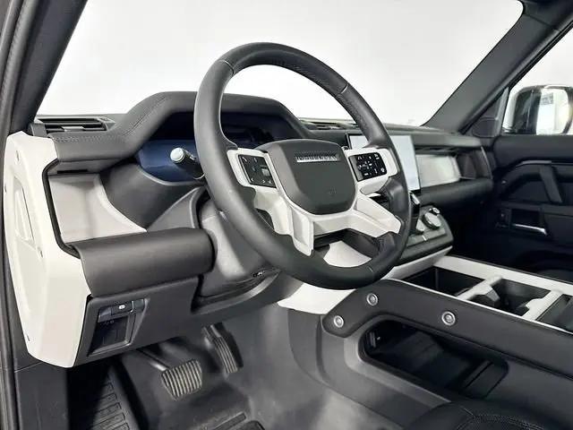 2025 Land Rover Defender 110 P300