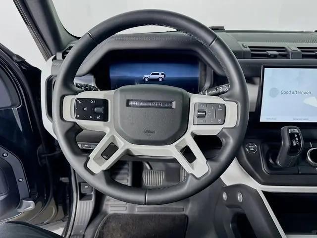 2025 Land Rover Defender 110 P300