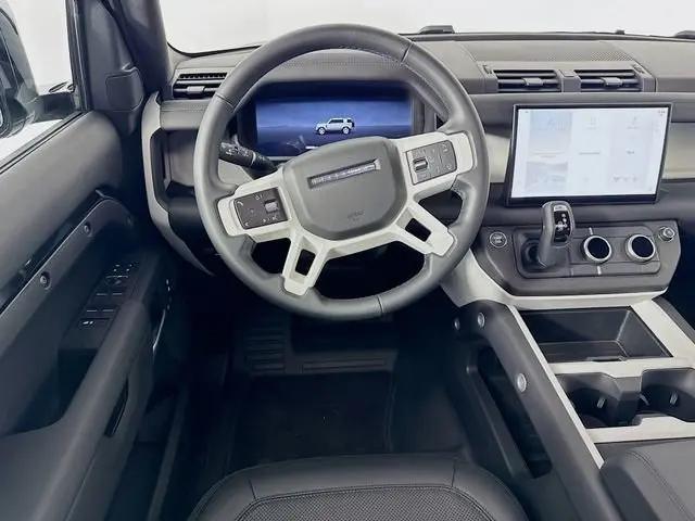 2025 Land Rover Defender 110 P300