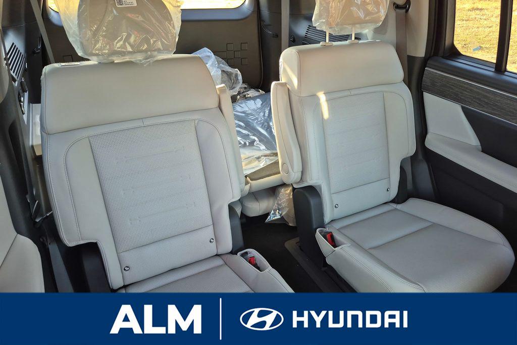 New 2026 Shimmering Silver HYUNDAI Limited FWD image 20