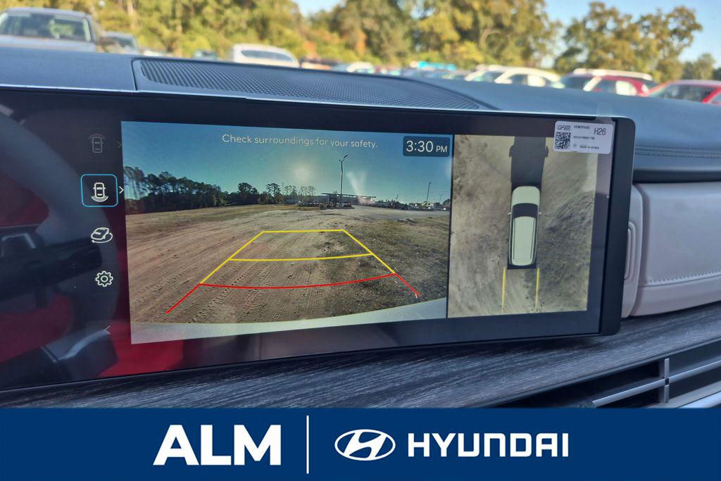 New 2026 Shimmering Silver HYUNDAI Limited FWD image 26