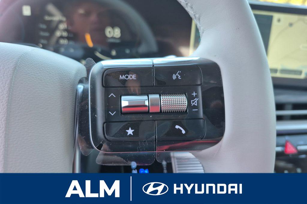 New 2026 Shimmering Silver HYUNDAI Limited FWD image 29