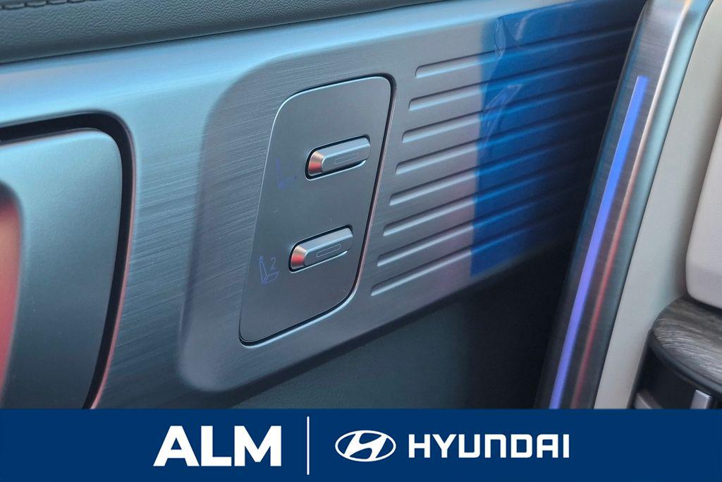 New 2026 Shimmering Silver HYUNDAI Limited FWD image 33