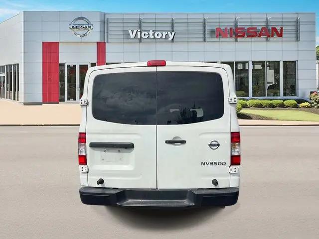 2018 Nissan 3500 S V6