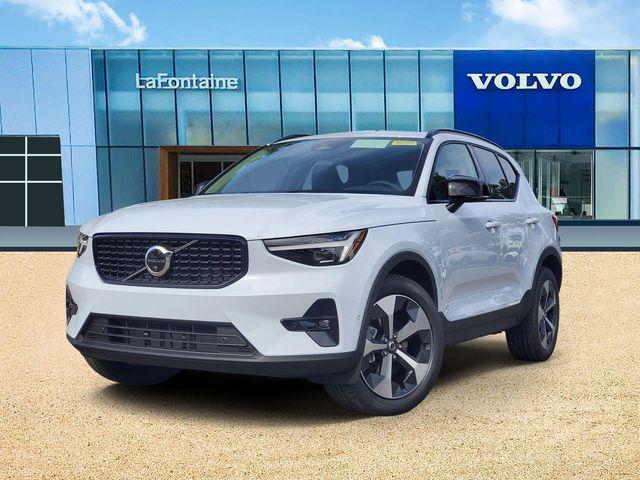 2026 Volvo XC40 Plus, B5 AWD Gas (mild hybrid), Dark for sale in Farmington Hills, MI