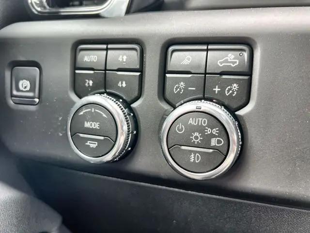 2026 GMC Sierra 2500HD Crew Cab, Standard Bed, AT4, 4WD