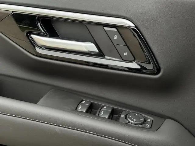 2026 Chevrolet Suburban LS, RWD