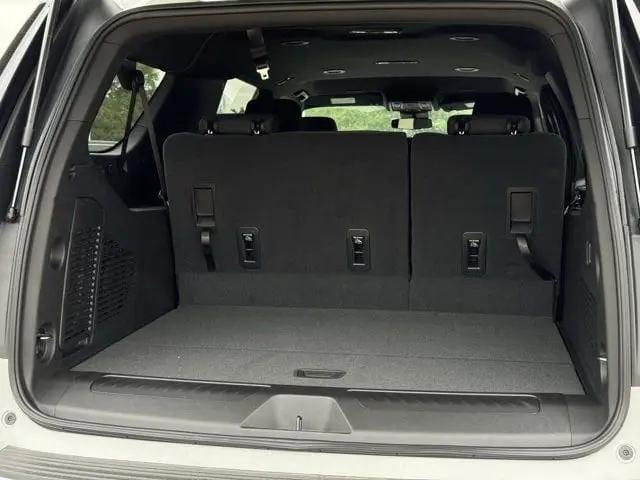 2026 Chevrolet Suburban LS, RWD