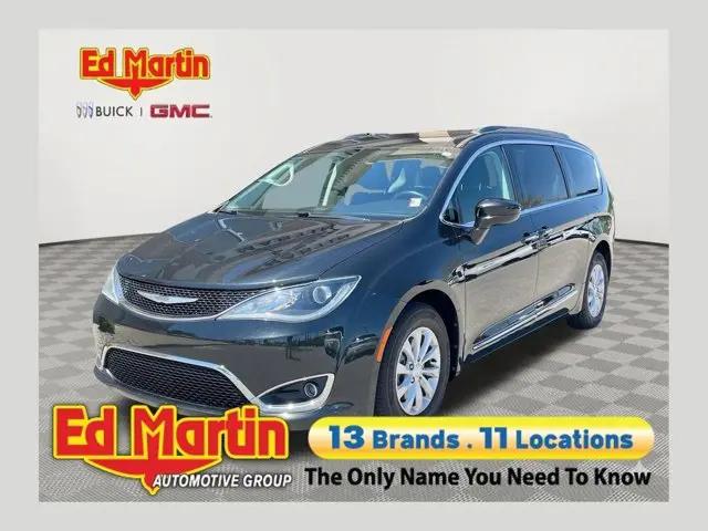 2017 Chrysler Pacifica Touring-L for sale in Carmel, IN