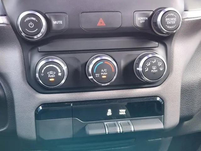 2022 Ram 1500 Big Horn Crew Cab 4x2 5'7" Box
