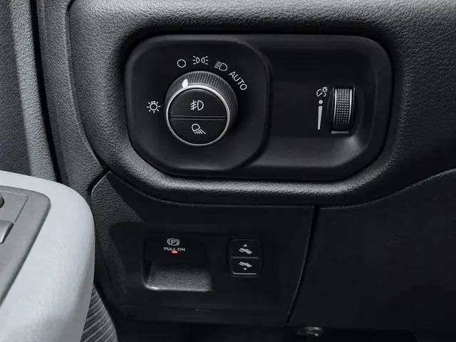 2022 Ram 1500 Big Horn Crew Cab 4x2 57 Box