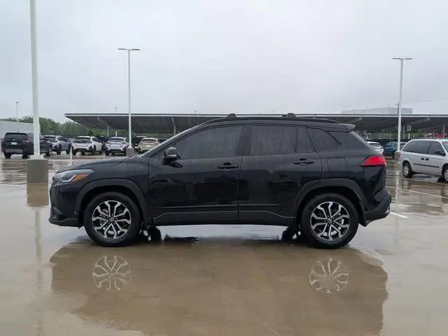 2023 Toyota Corolla Cross Hybrid SE