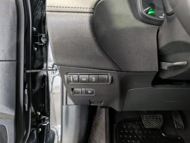 2023 Toyota Corolla Cross Hybrid SE