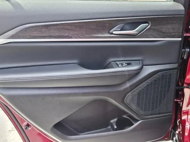 2026 Jeep Grand Cherokee L Altitude 4x4