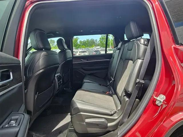 2026 Jeep Grand Cherokee L Altitude 4x4