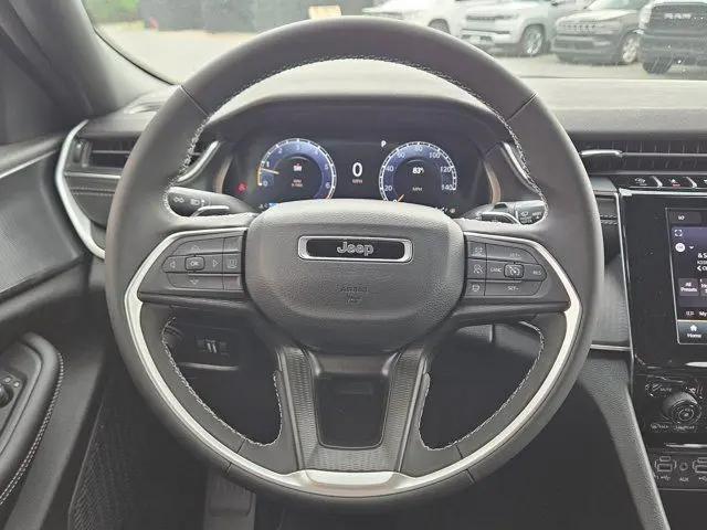 2026 Jeep Grand Cherokee Laredo 4x4