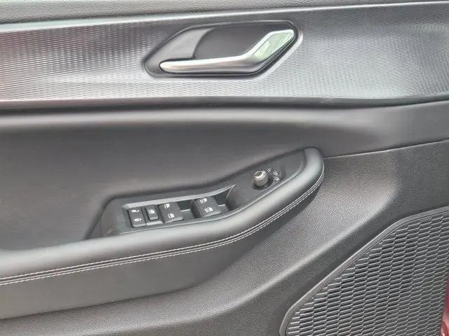 2026 Jeep Grand Cherokee Laredo 4x4