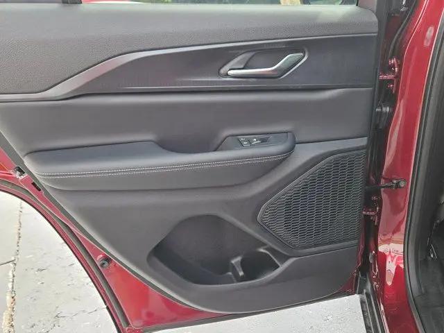 2026 Jeep Grand Cherokee Laredo 4x4