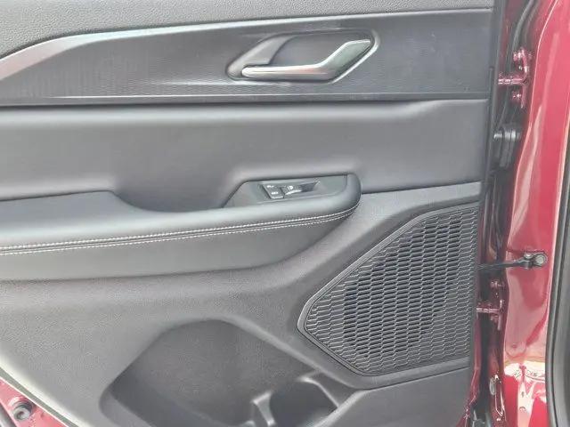 2026 Jeep Grand Cherokee Laredo 4x4