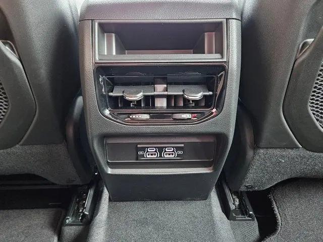 2026 Jeep Grand Cherokee Laredo 4x4