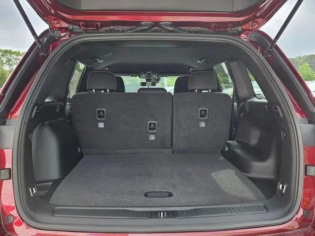2026 Jeep Grand Cherokee Laredo 4x4