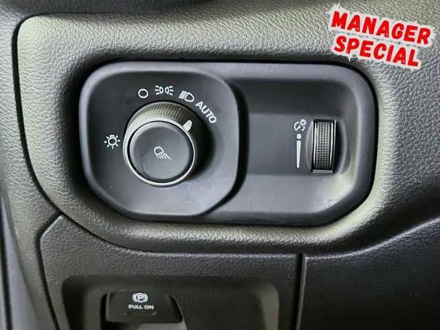 2024 Ram 1500 Laramie Crew Cab 4x2 5'7" Box