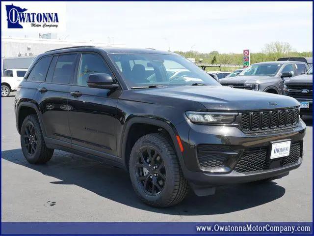 2025 Jeep Grand Cherokee Altitude 4x4 for sale in Owatonna, MN