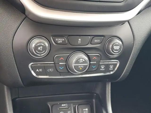 2018 Jeep Cherokee Latitude Plus FWD
